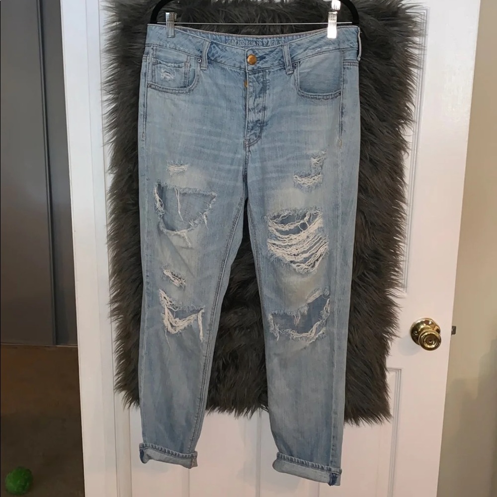 American eagle distressed jeans